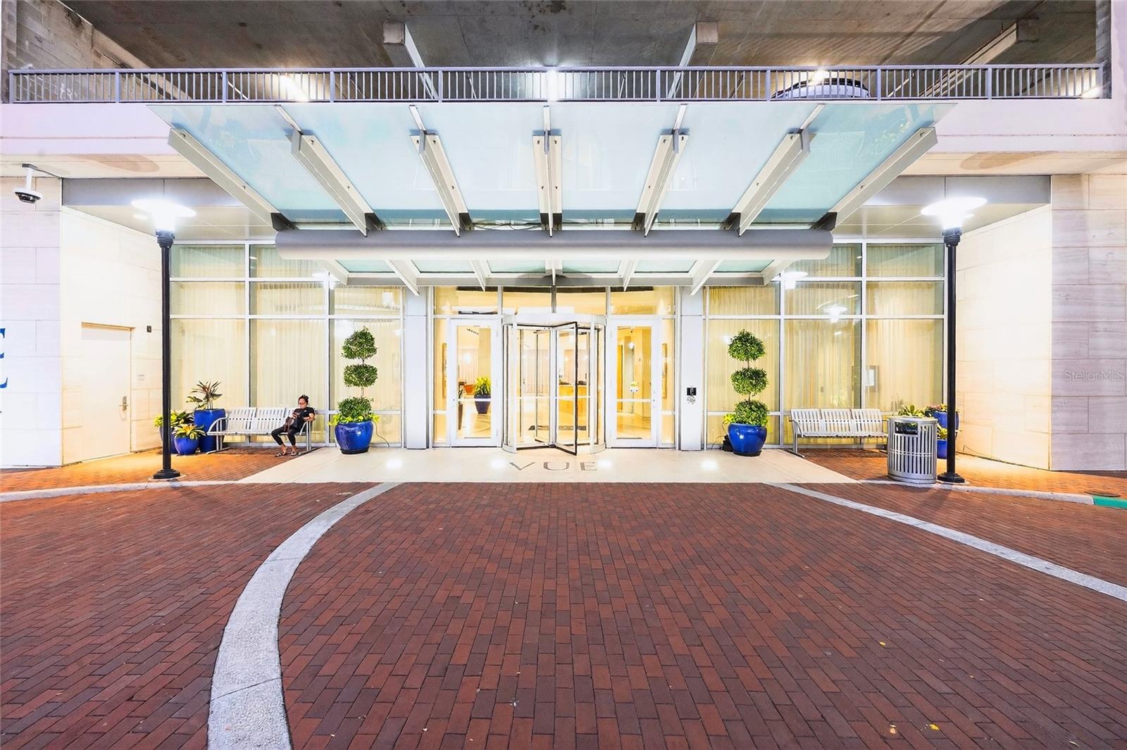 Casas a venda 4 - Jen Dantas 150 E ROBINSON STREET 3106