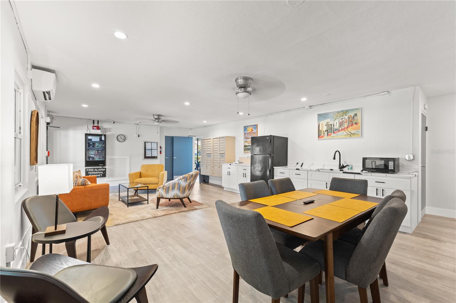 SUNCOAST TOWERS APTS CO-OP - Residential