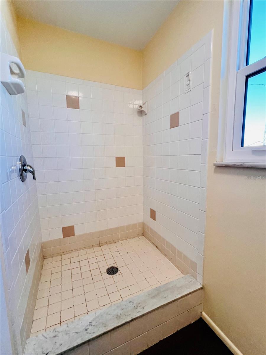 MANASOTA SUB LT 7 BLK J - Residential