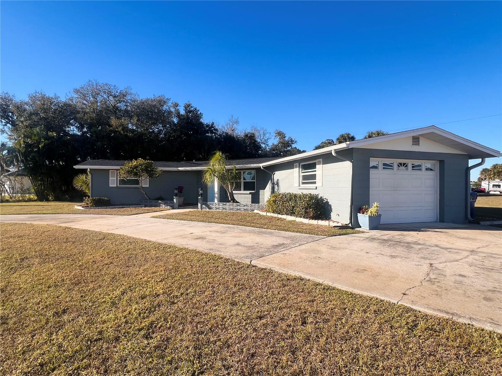 MANASOTA SUB LT 7 BLK J - Residential