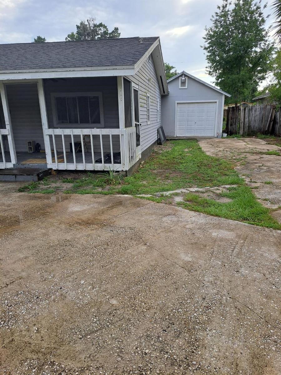 4 N CHRISTIANA AVENUE