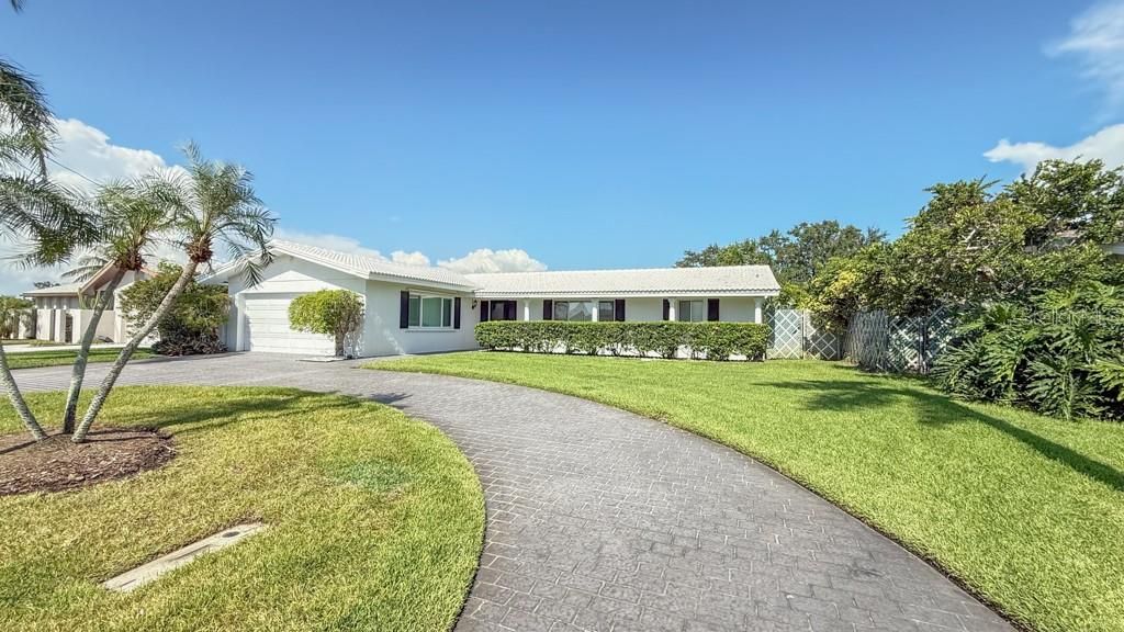 Photo of 4255 13th Lane NE, St Petersburg, FL 33703 (MLS # N6138189)