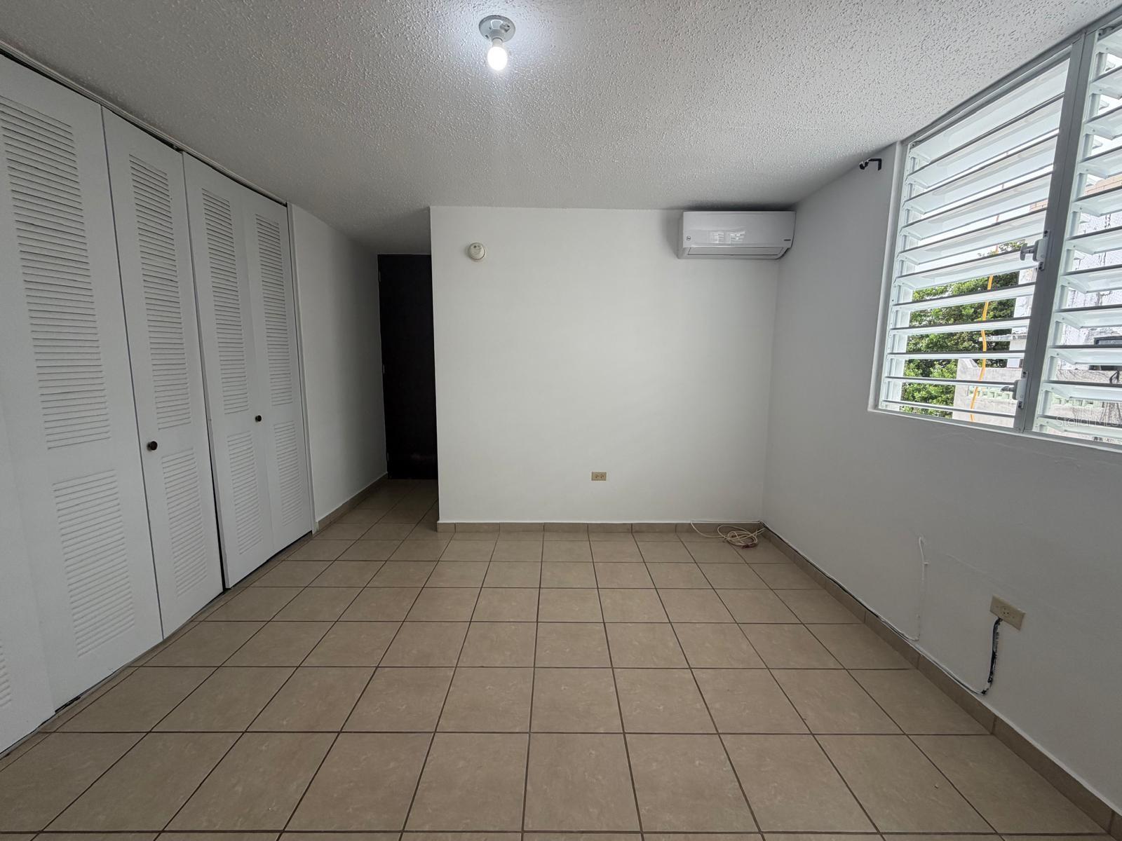 JARDÍN DE LAS FLORES - Residential Lease