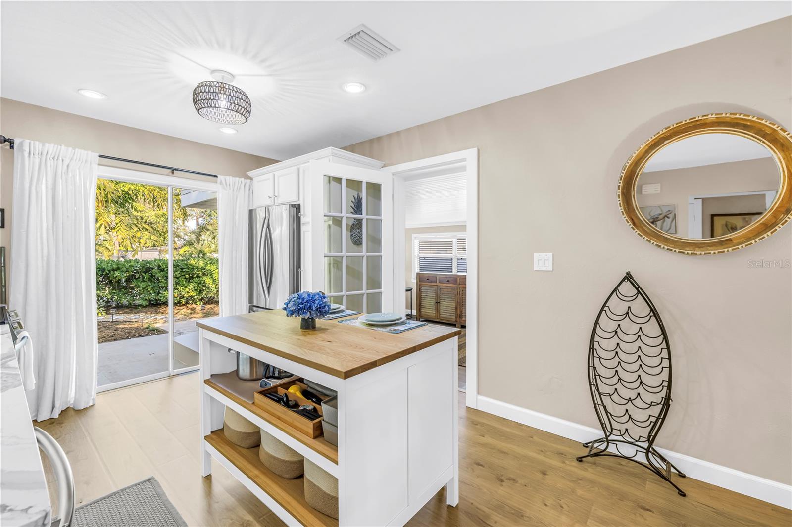 LA SALLE GARDENS BLK A, LOT 7 - Residential