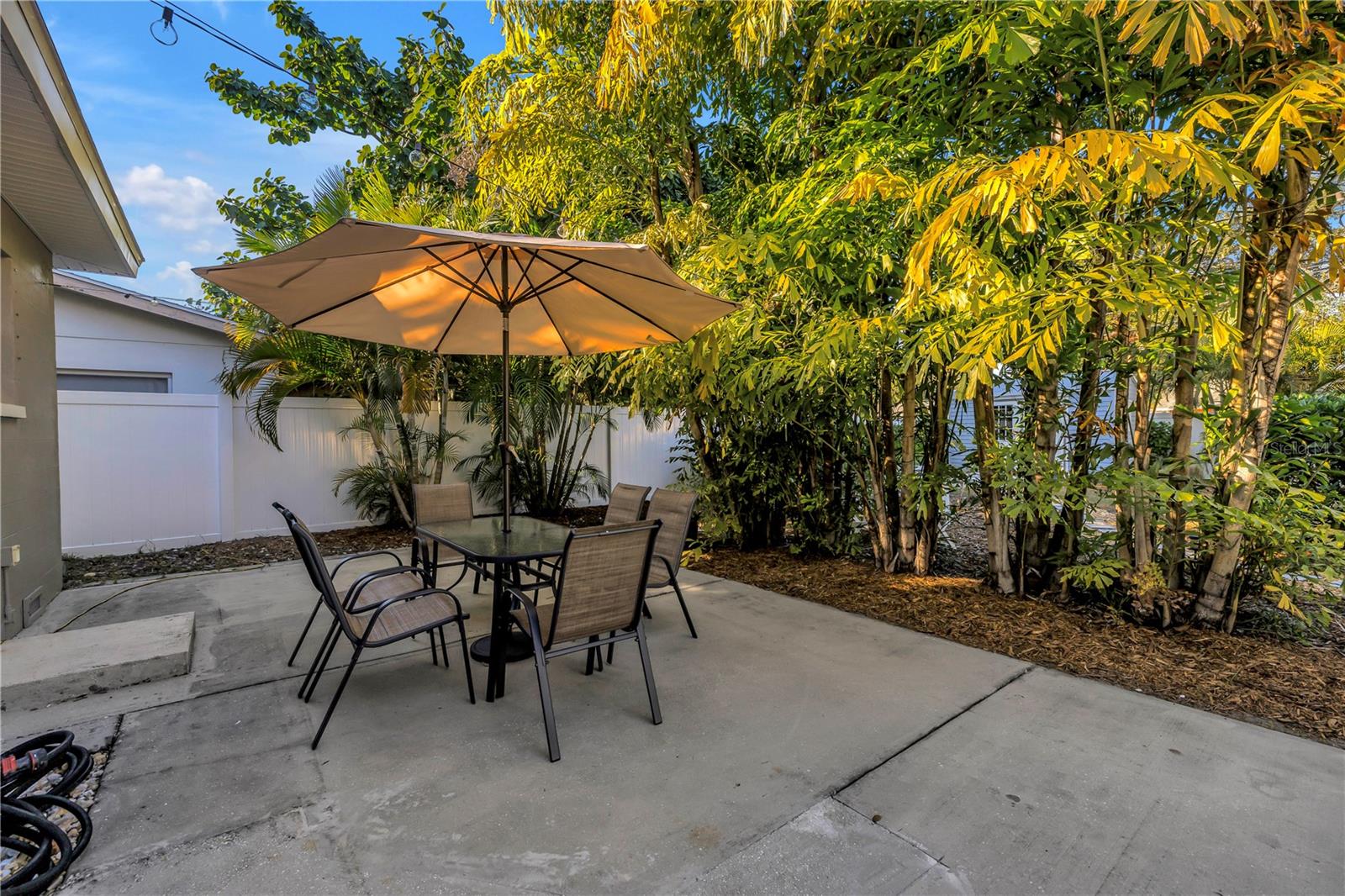 LA SALLE GARDENS BLK A, LOT 7 - Residential