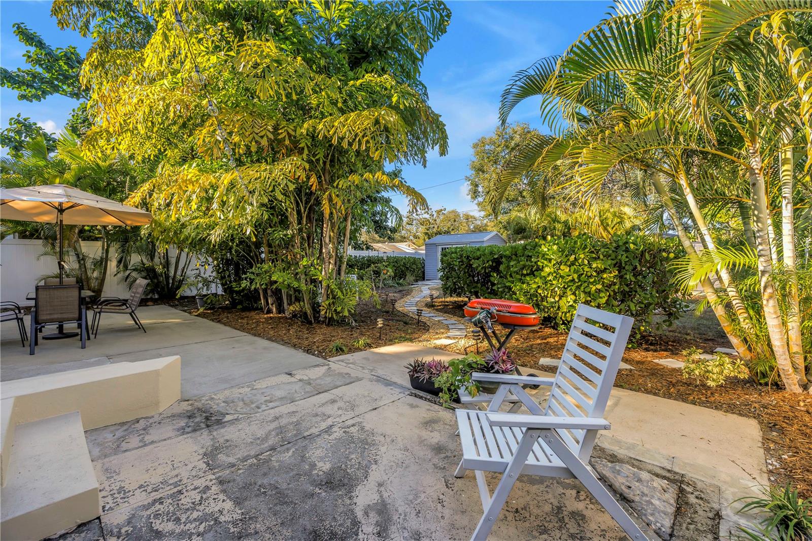 LA SALLE GARDENS BLK A, LOT 7 - Residential