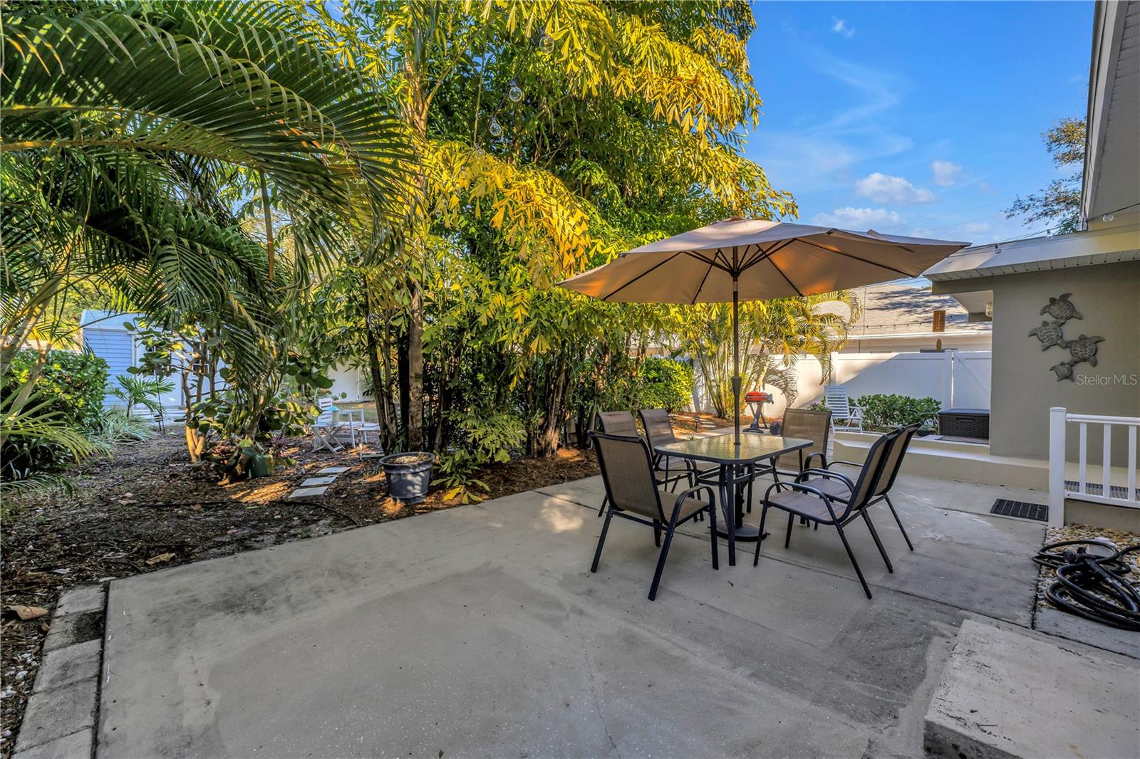 LA SALLE GARDENS BLK A, LOT 7 - Residential