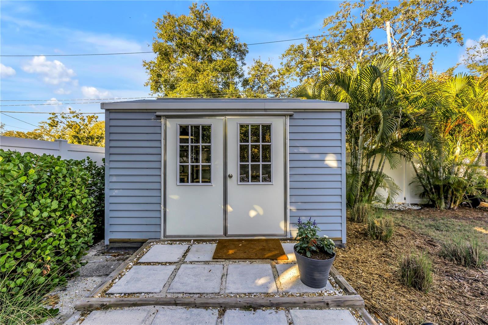 LA SALLE GARDENS BLK A, LOT 7 - Residential