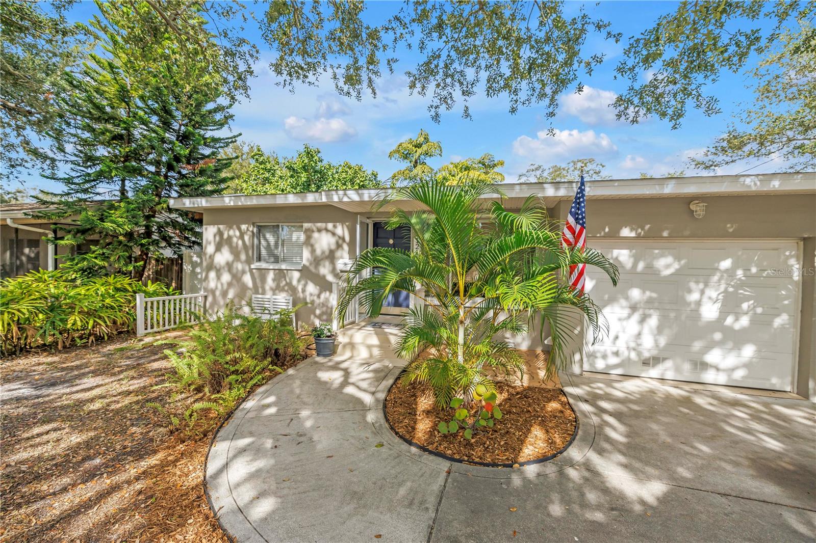 LA SALLE GARDENS BLK A, LOT 7 - Residential