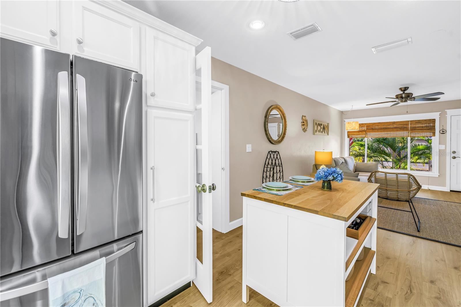 LA SALLE GARDENS BLK A, LOT 7 - Residential