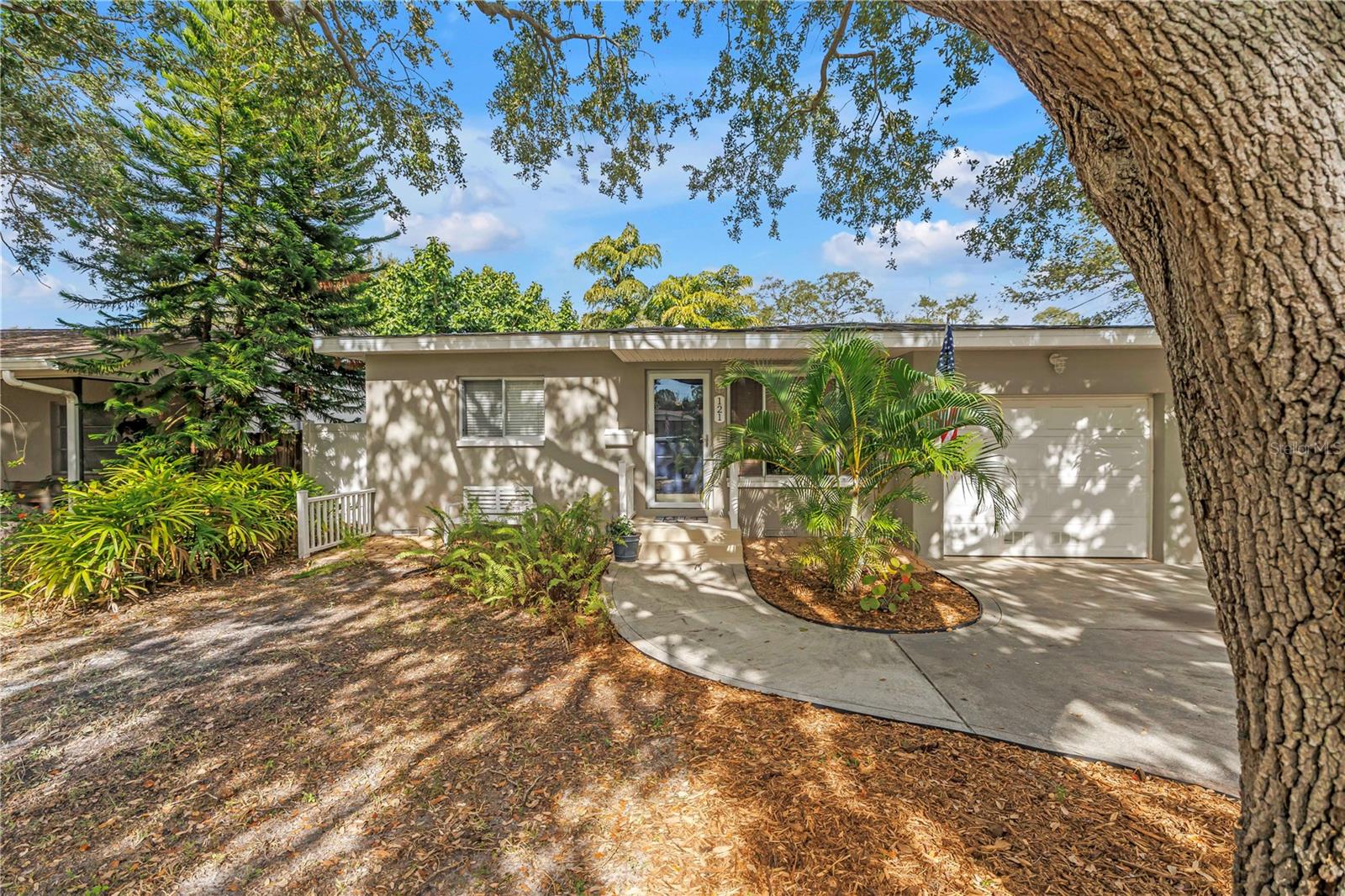 LA SALLE GARDENS BLK A, LOT 7 - Residential