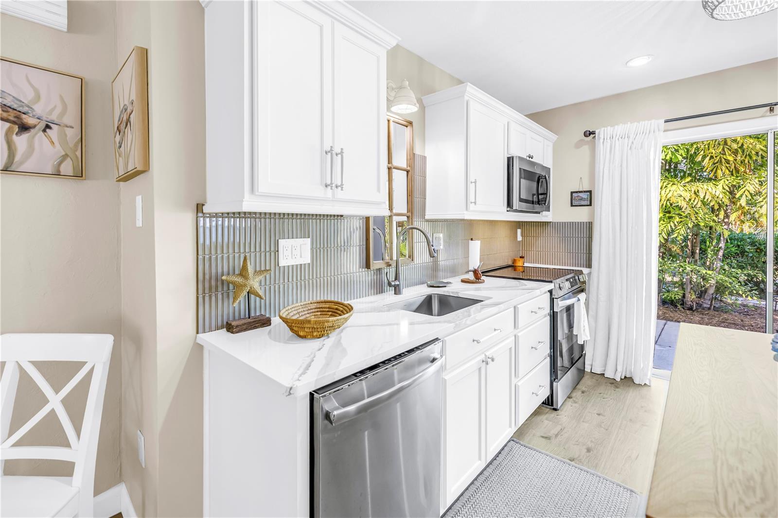 LA SALLE GARDENS BLK A, LOT 7 - Residential