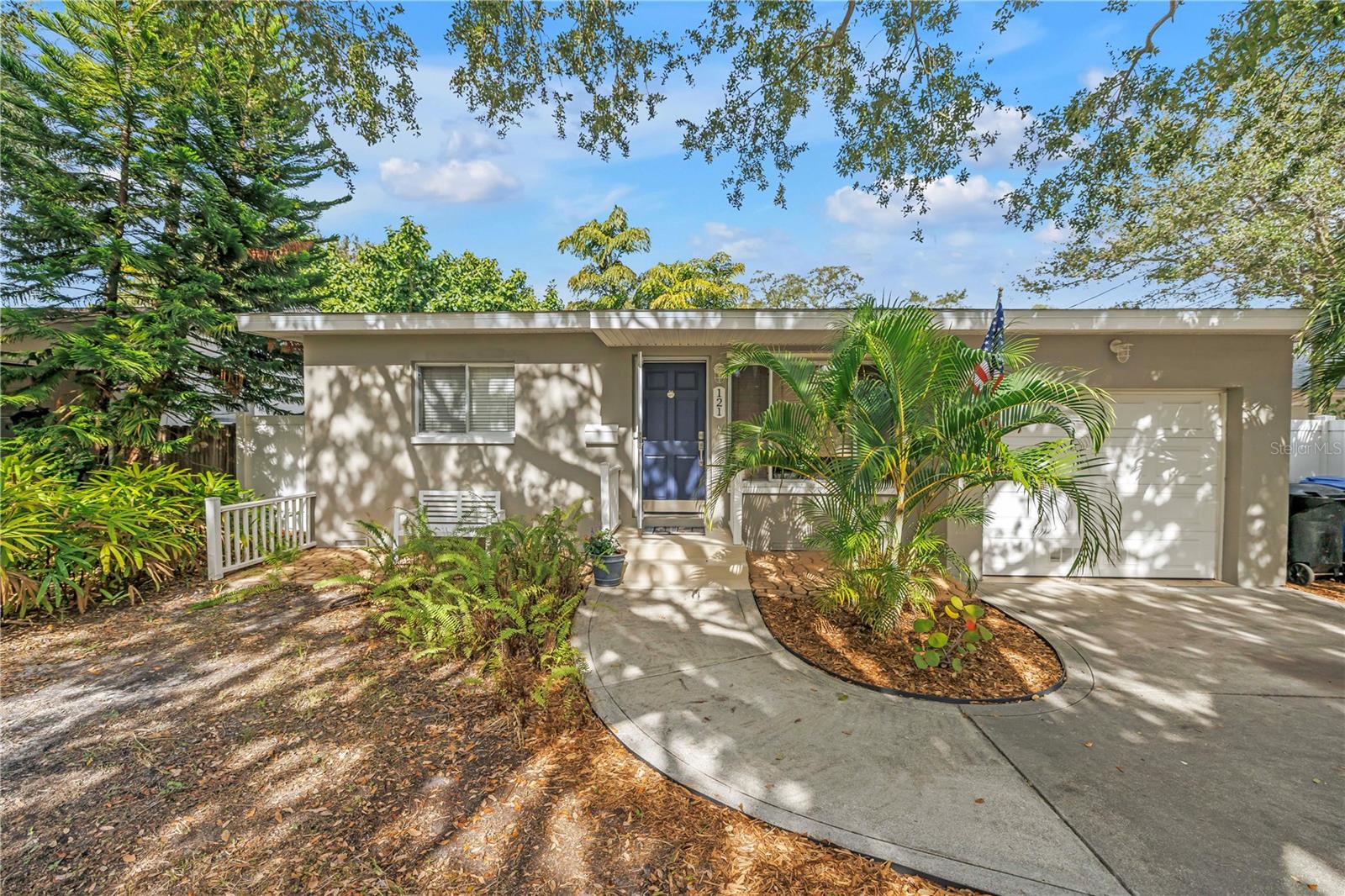 LA SALLE GARDENS BLK A, LOT 7 - Residential