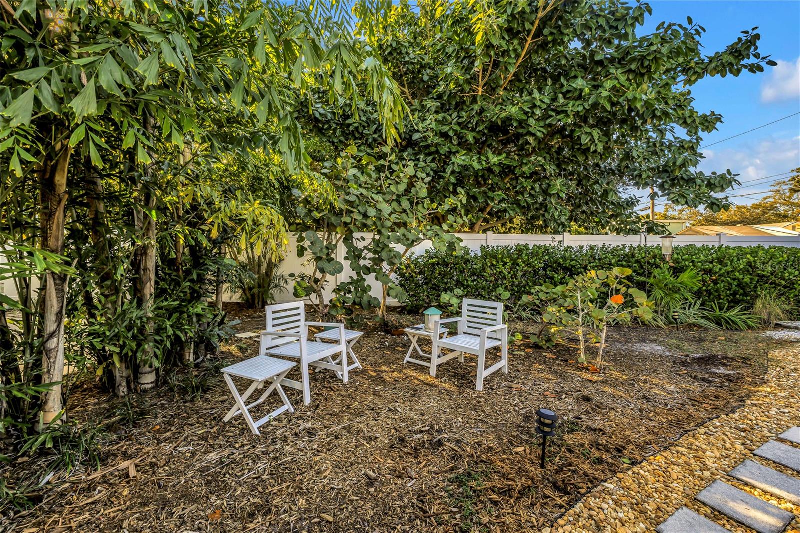 LA SALLE GARDENS BLK A, LOT 7 - Residential