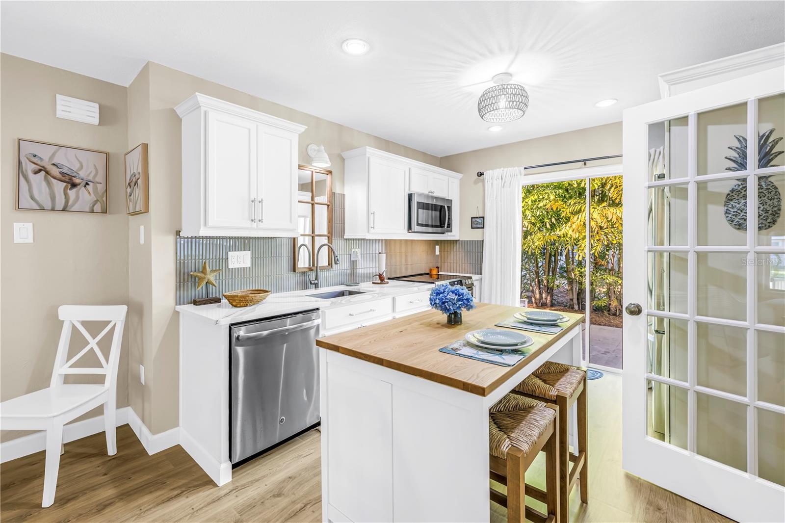 LA SALLE GARDENS BLK A, LOT 7 - Residential