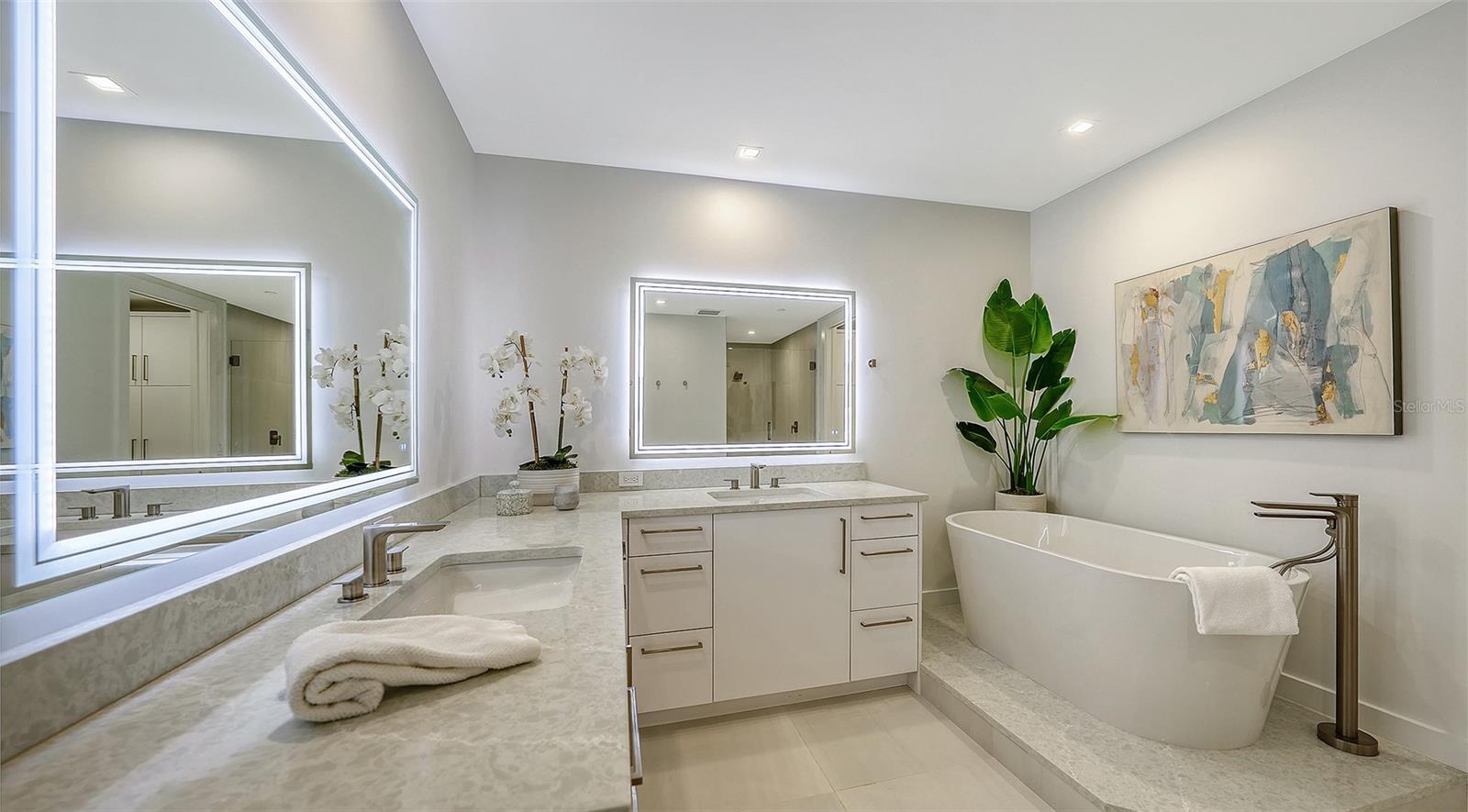 L AMBIANCE - Residential