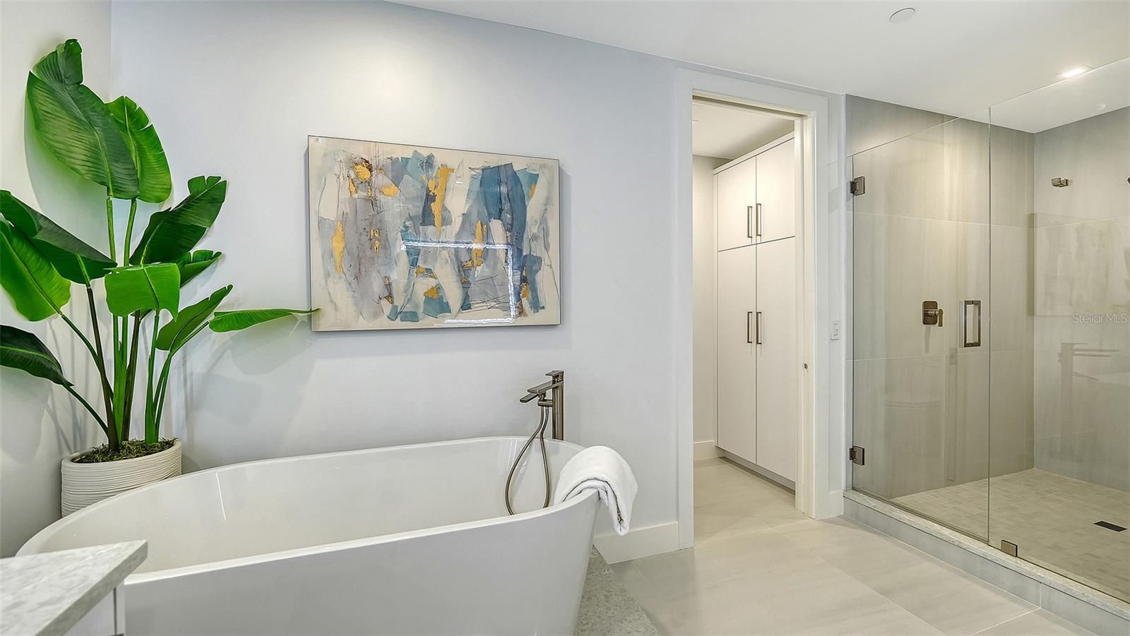 L AMBIANCE - Residential