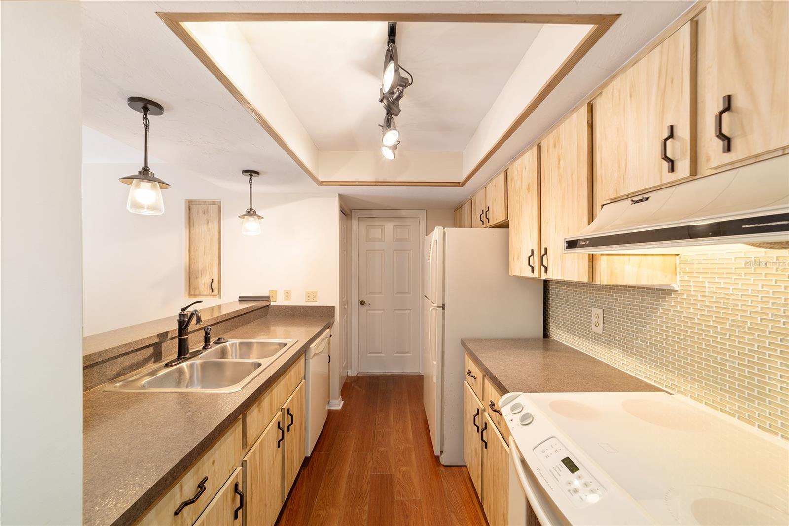 FOX MEADOW - Residential