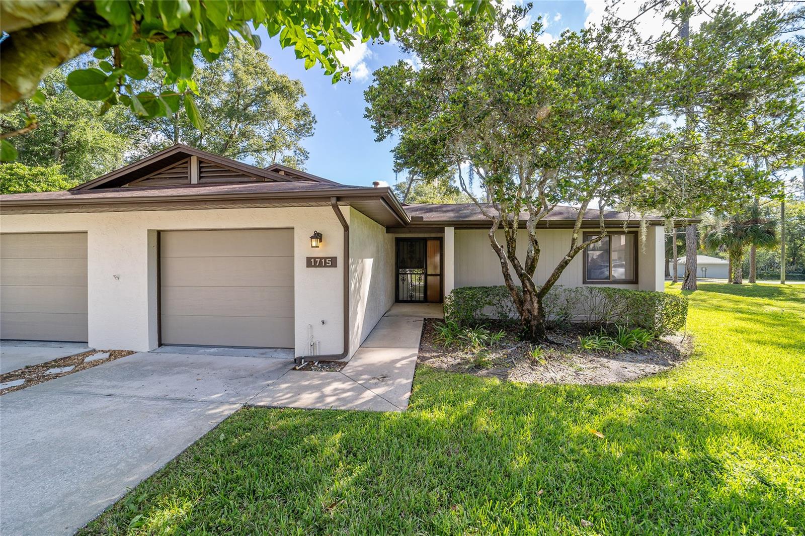 FOX MEADOW - Residential