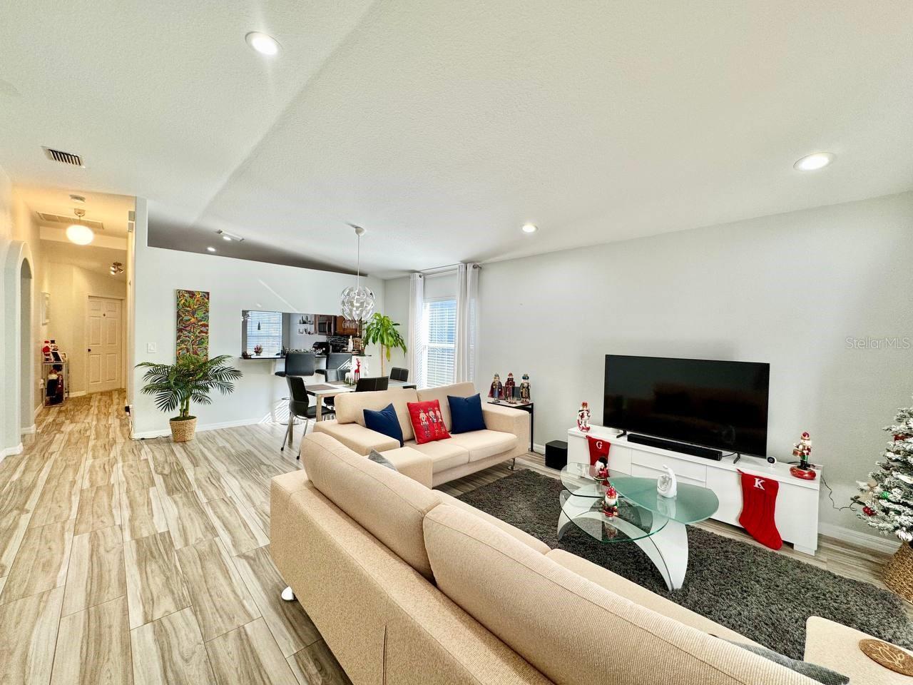 BRIDGEWATER PH 03 - Residential Lease