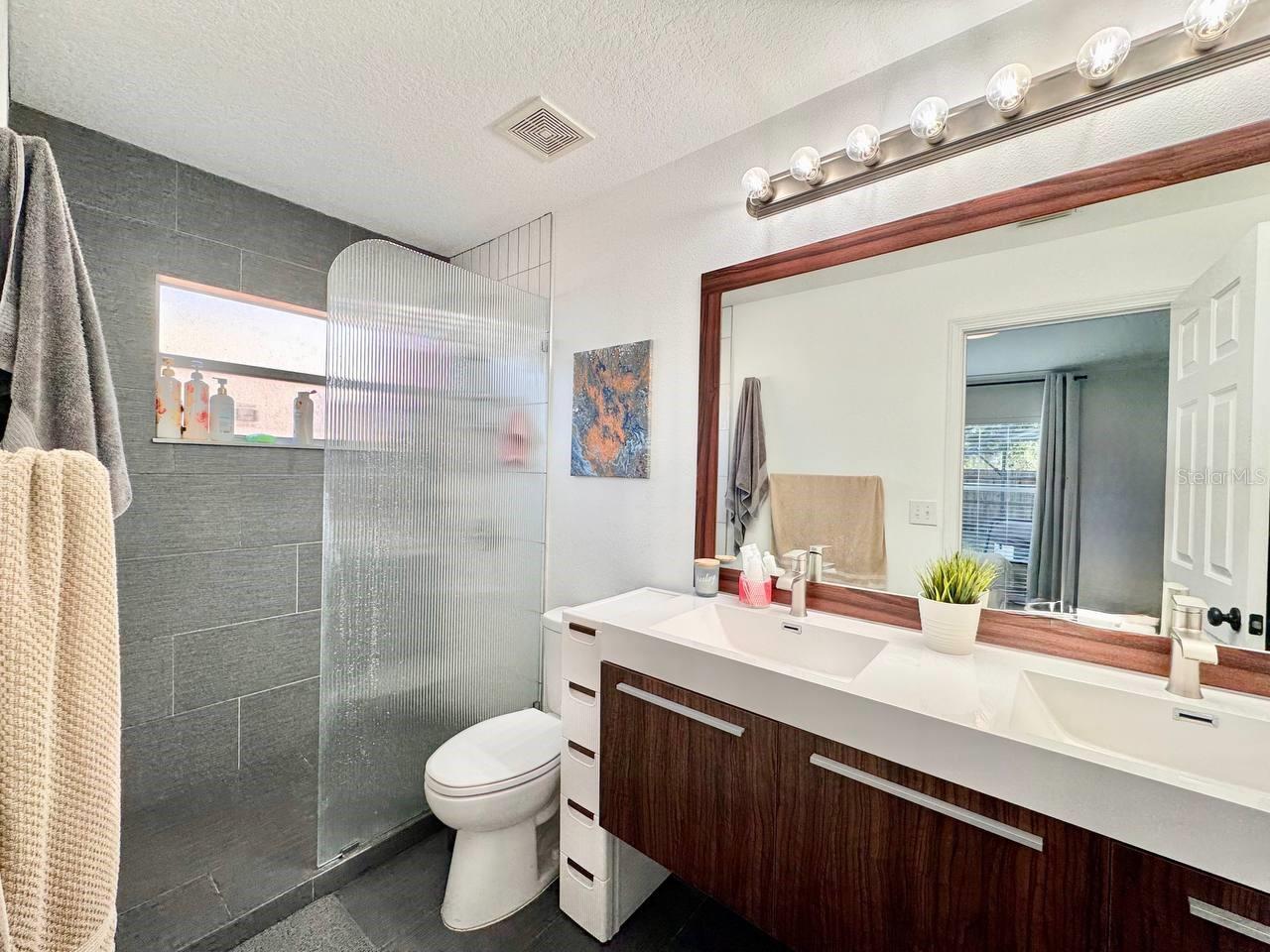 BRIDGEWATER PH 03 - Residential Lease