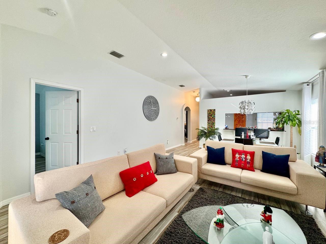 BRIDGEWATER PH 03 - Residential Lease