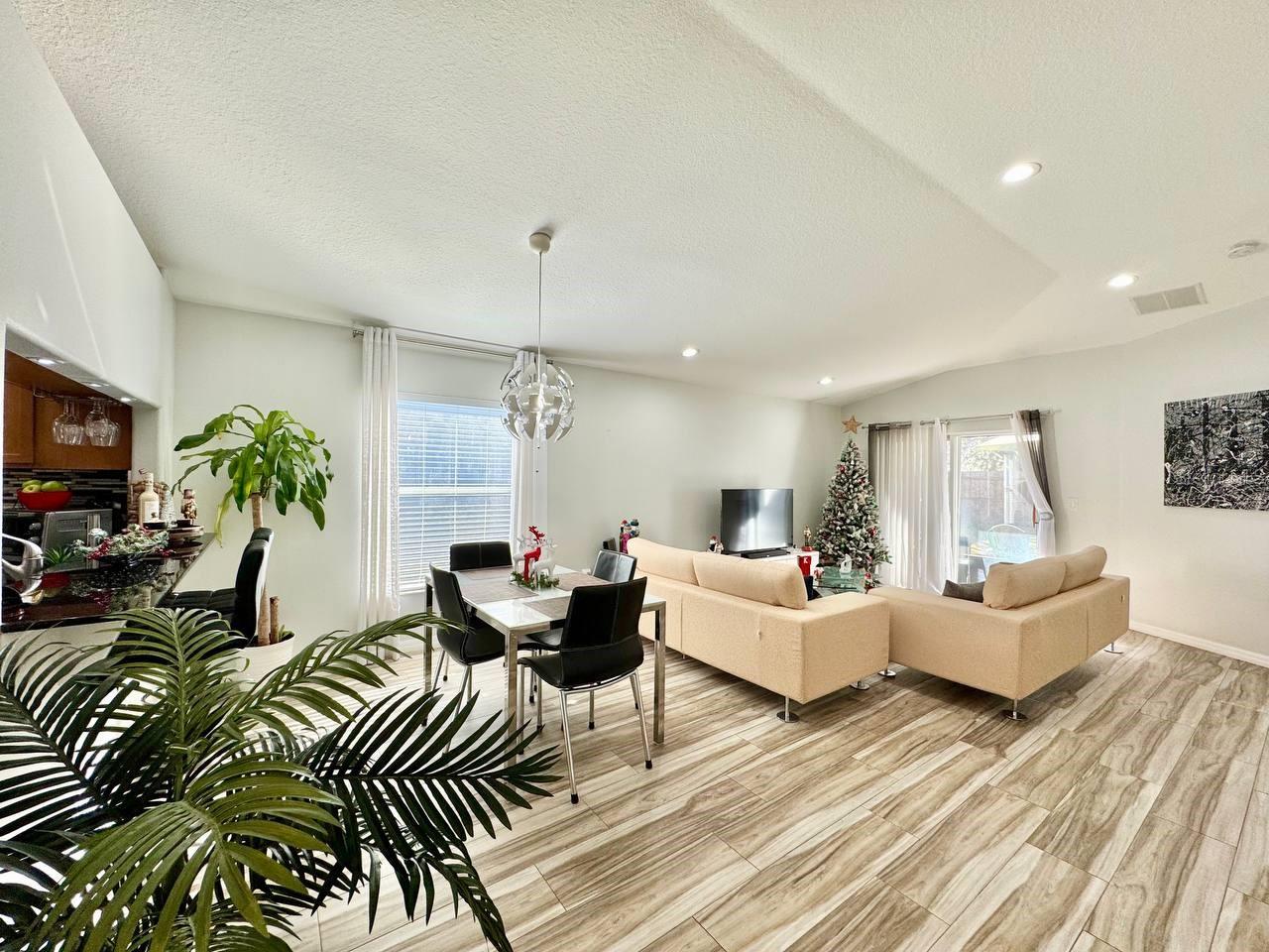 BRIDGEWATER PH 03 - Residential Lease