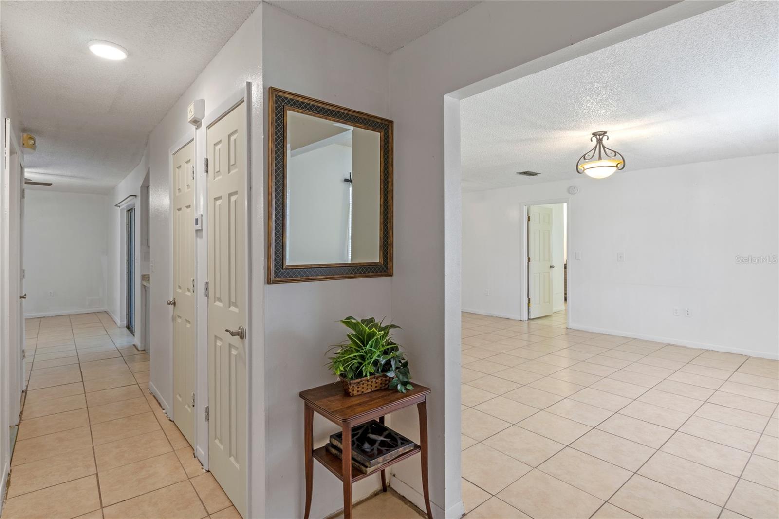 856 MENDOZA DRIVE