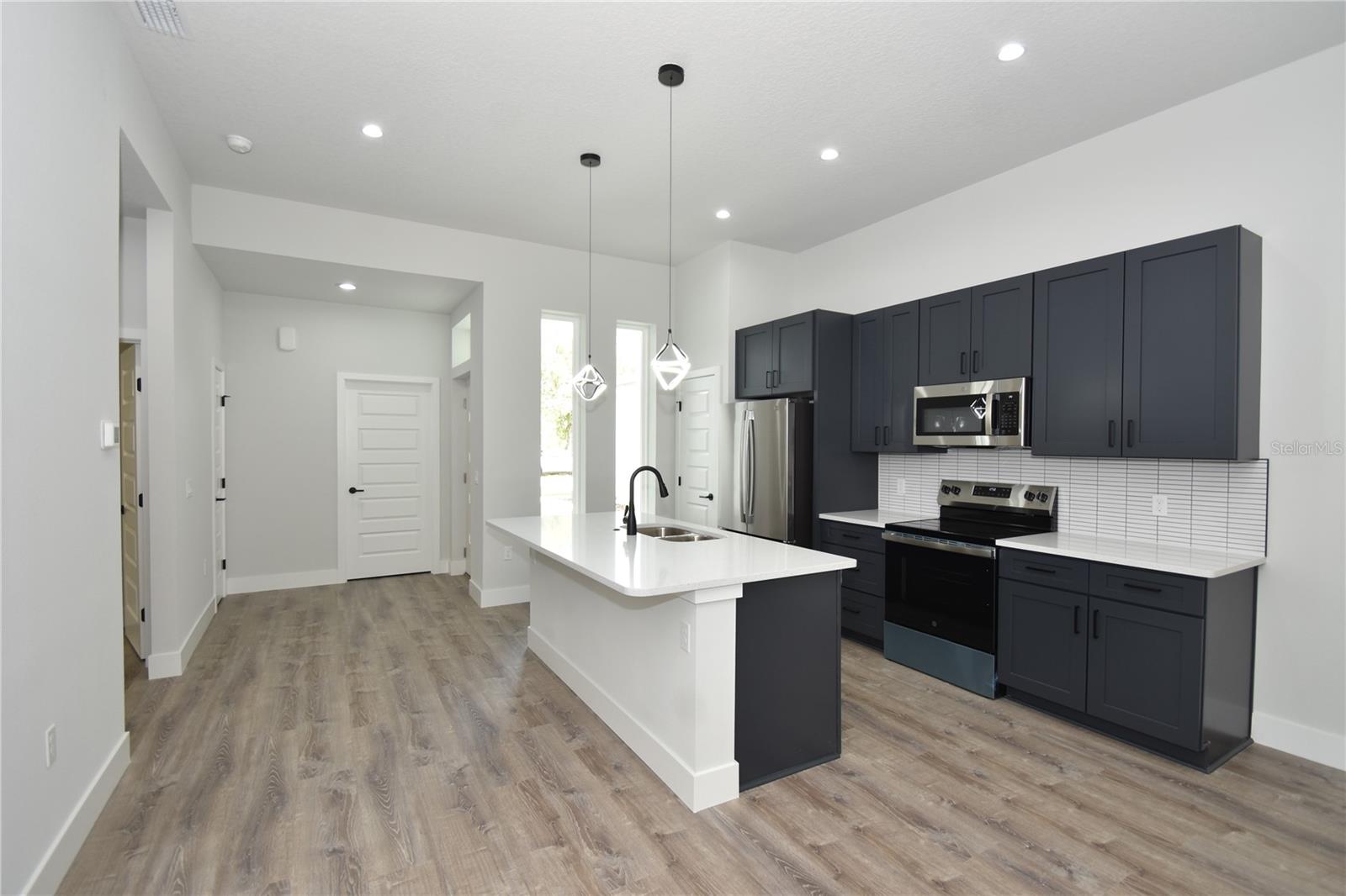 SEMINOLE WOODS - Residential Income