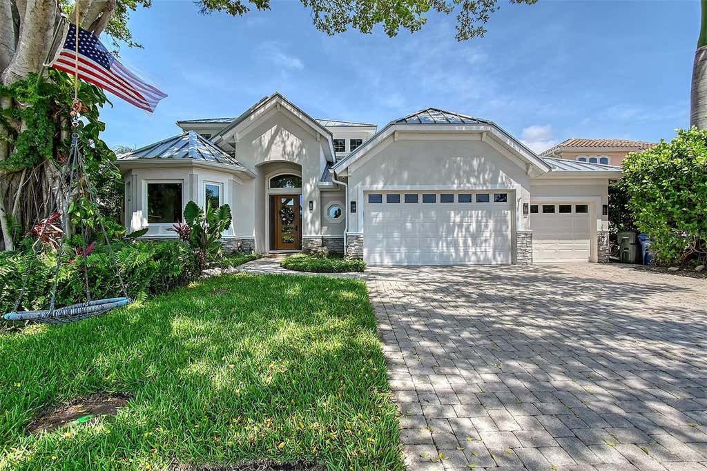 Photo of 3921 Maravic Place, Sarasota, FL 34231 (MLS # A4698526)