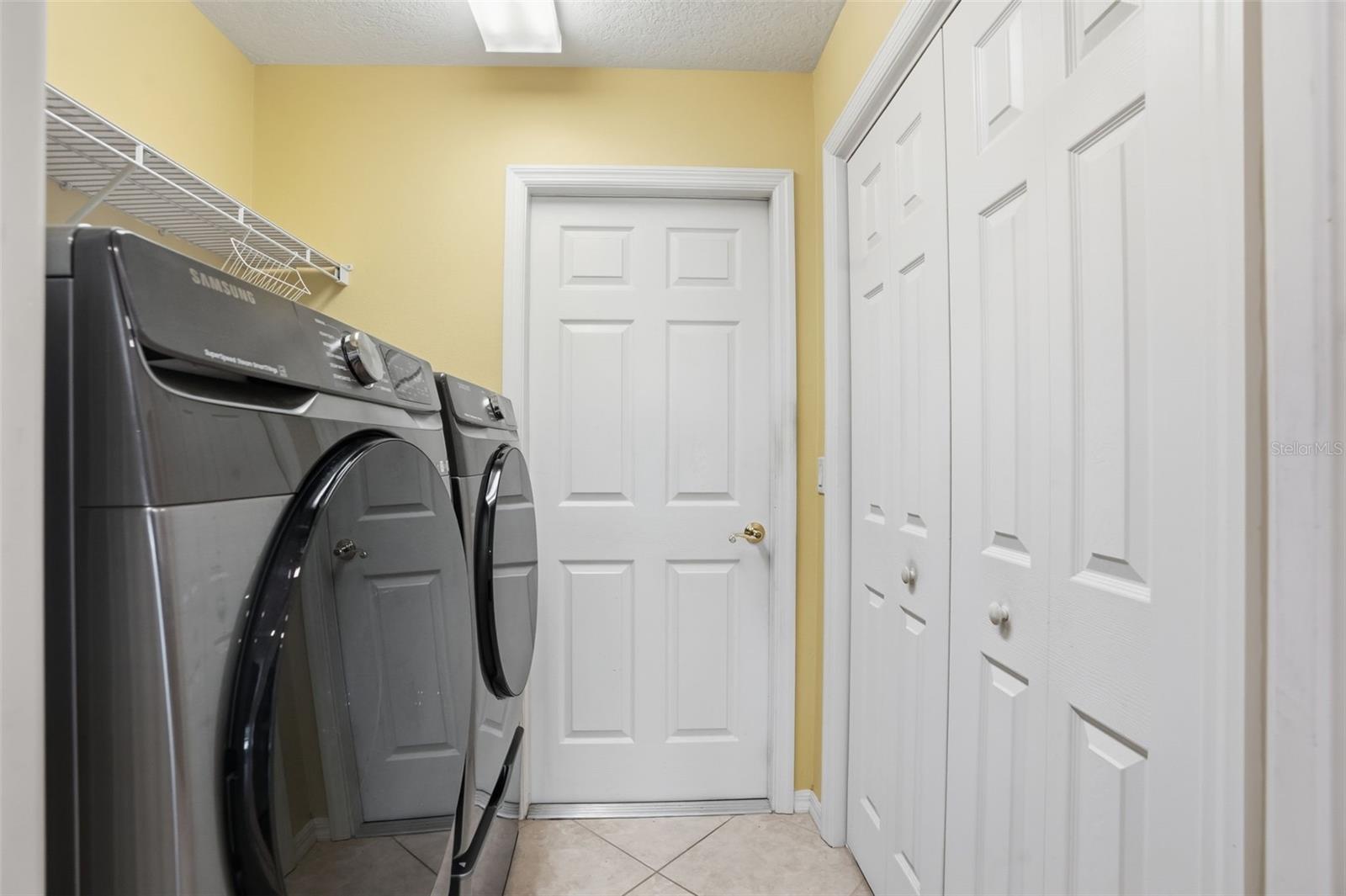 ABOR LAKES - Residential