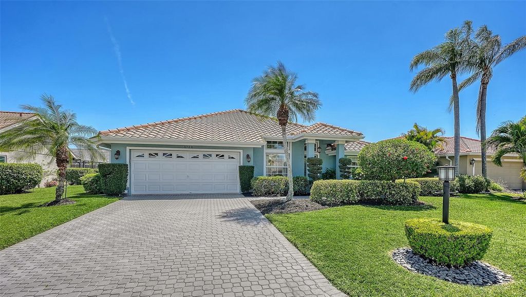 Photo of 3728 71st Terrace E, Sarasota, FL 34243 (MLS # A4690190)