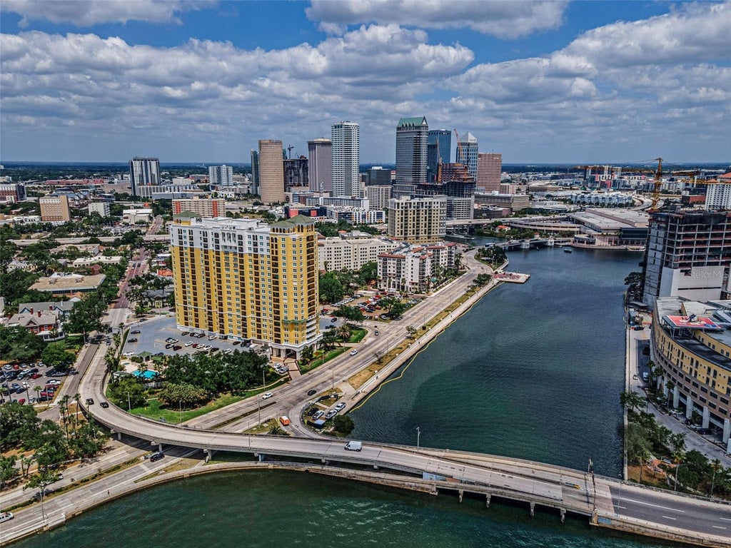 Photo of 345 Bayshore Boulevard #1006, Tampa, FL 33606 (MLS # TB8544170)