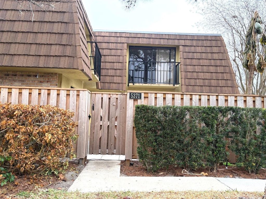 Photo of 5371 Bamboo Court #401, Orlando, FL 32811 (MLS # O6408553)