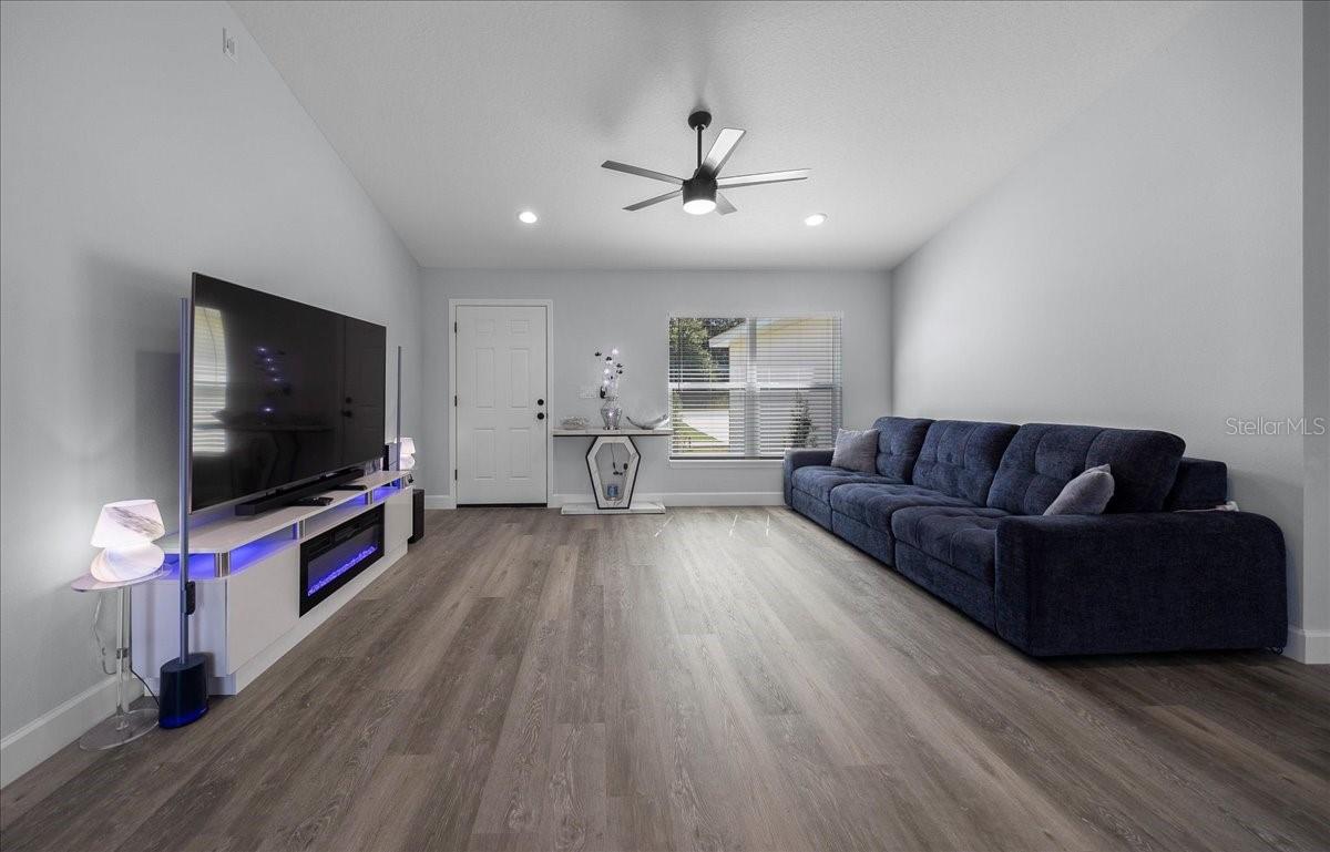 55 LOCUST LOOP CIRCLE