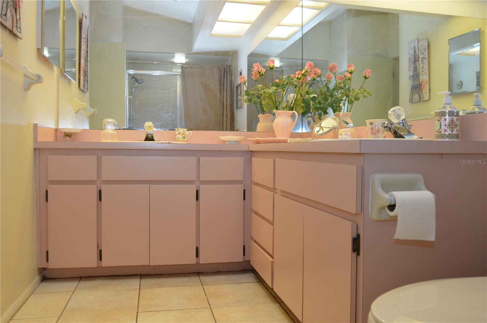 CEDARWOOD VILLAGE CONDO 02 - Residential