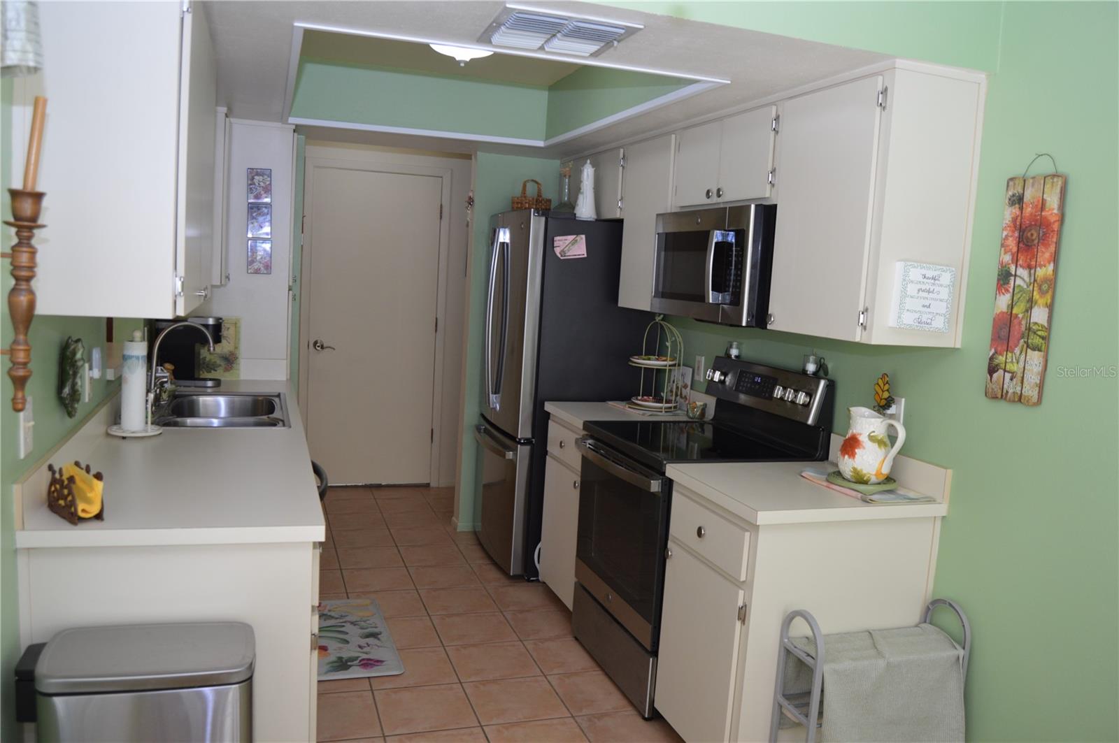 CEDARWOOD VILLAGE CONDO 02 - Residential