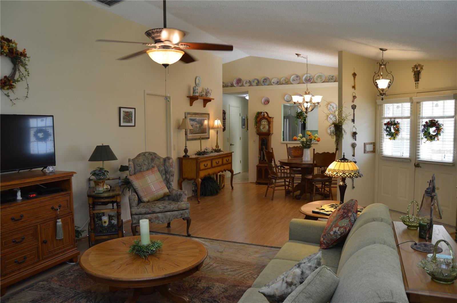 CEDARWOOD VILLAGE CONDO 02 - Residential