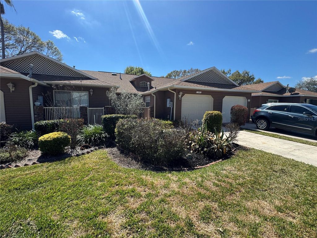 Photo of 5440 Rosewall Circle, Leesburg, FL 34748 (MLS # O6389409)
