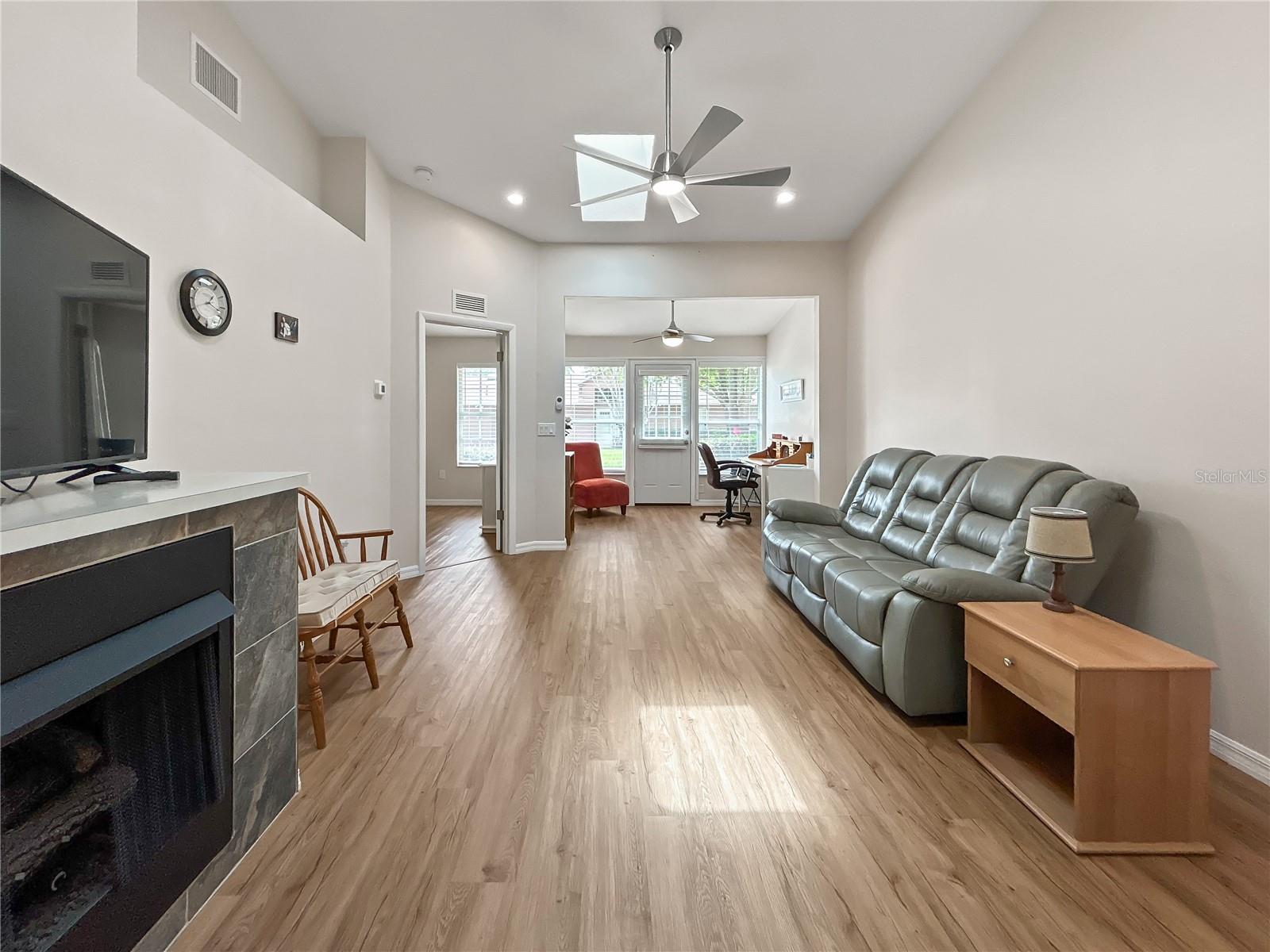 HIGHLAND LAKES PH 01 - Residential