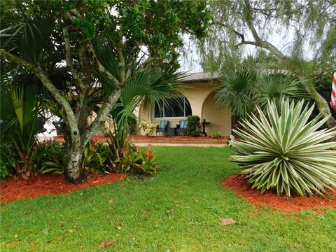 Photo of 8247 Deming Drive, Orlando, FL 32825 (MLS # O6349879)