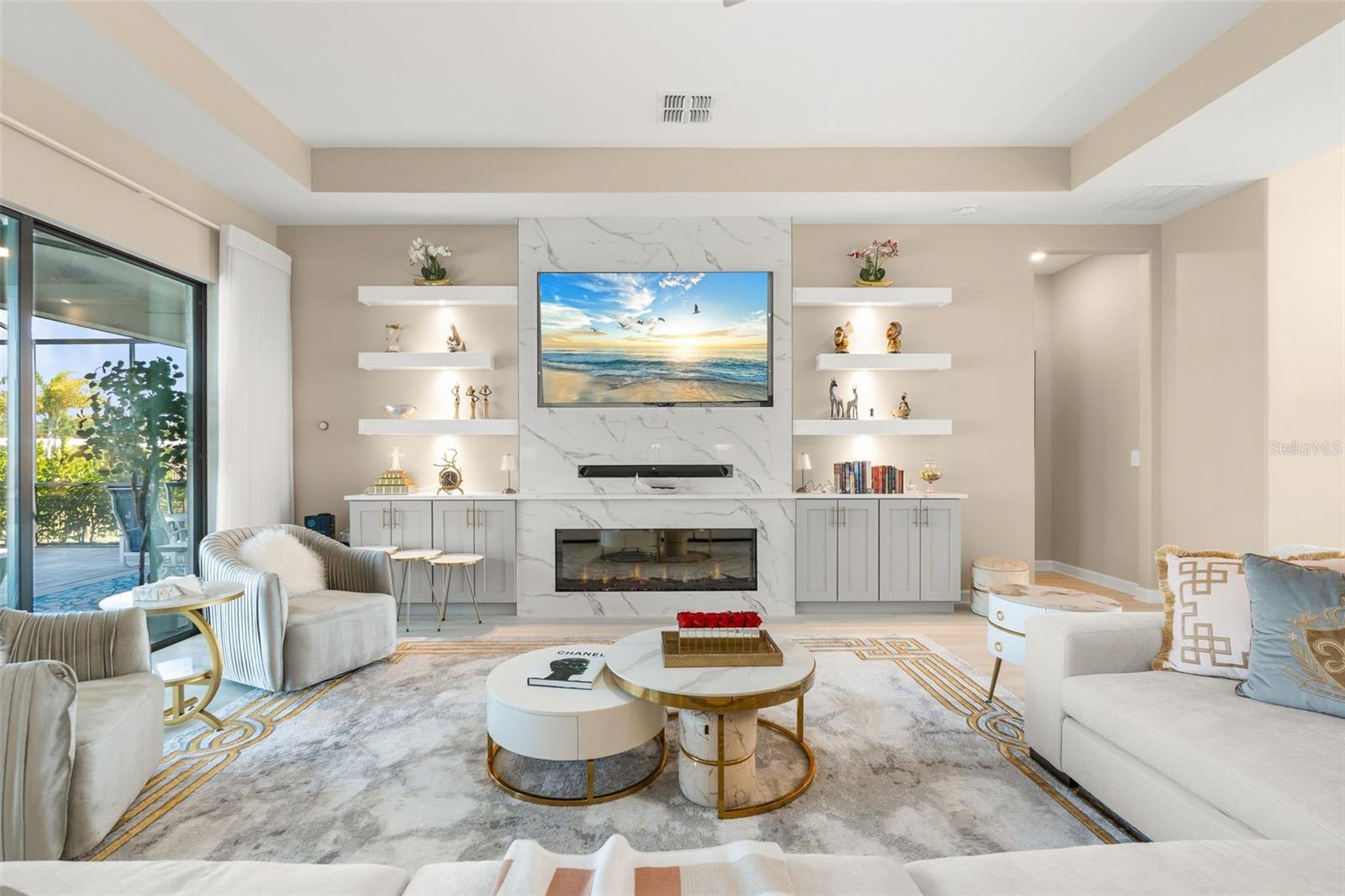 LORRAINE LAKES - Residential