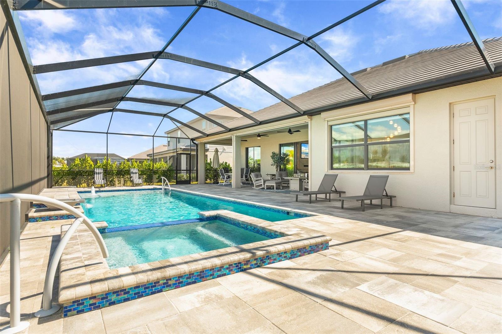 LORRAINE LAKES - Residential