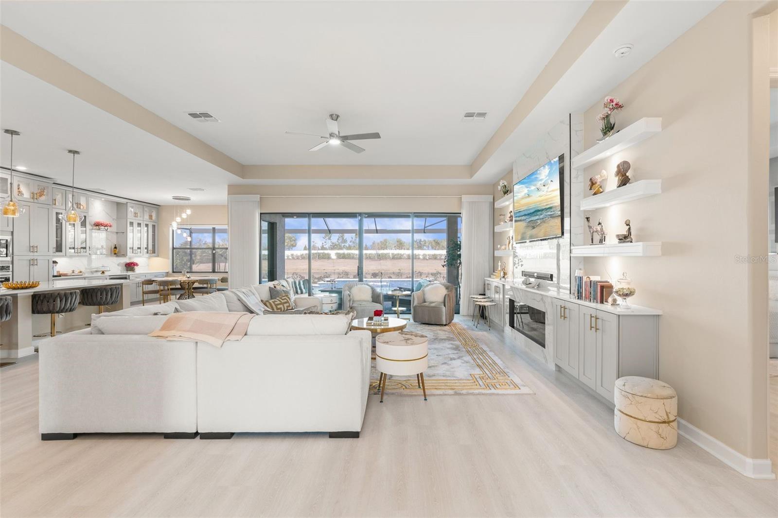 LORRAINE LAKES - Residential