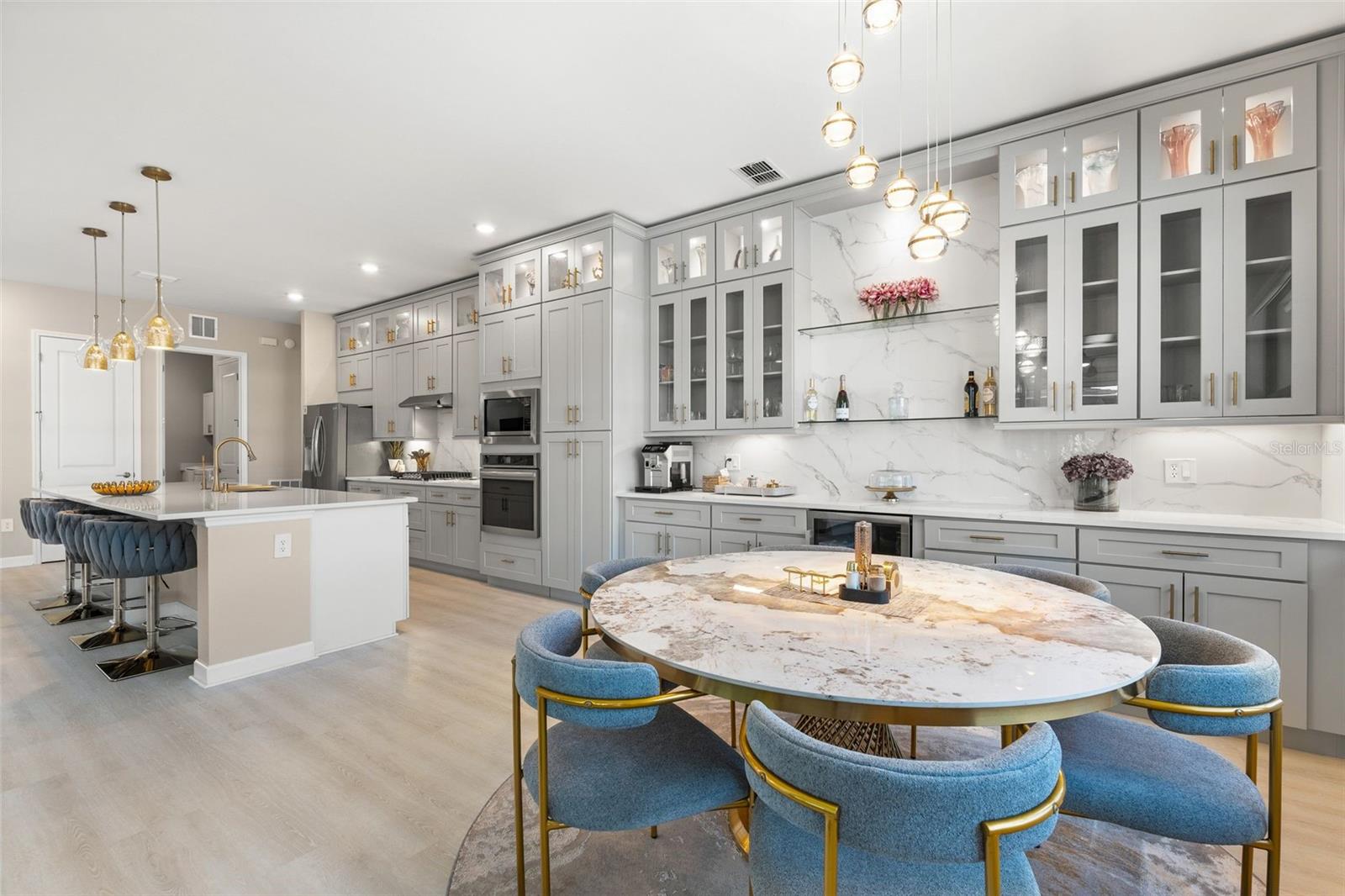 LORRAINE LAKES - Residential