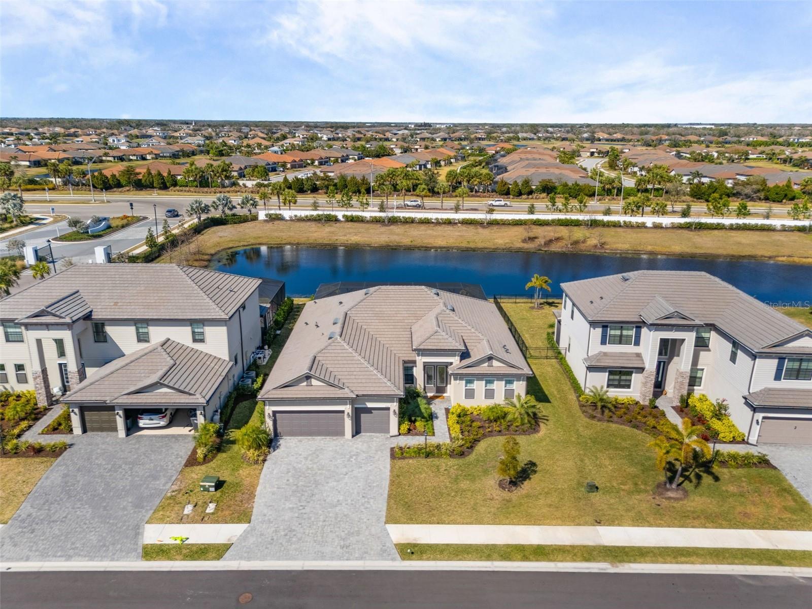 LORRAINE LAKES - Residential