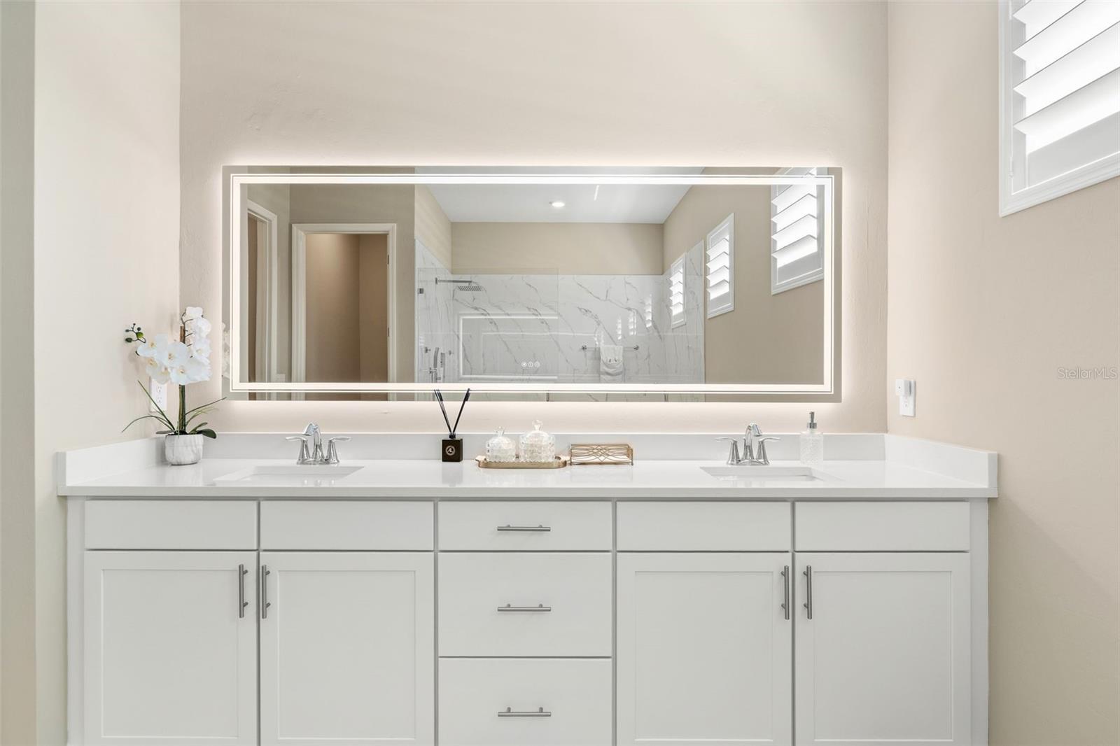 LORRAINE LAKES - Residential