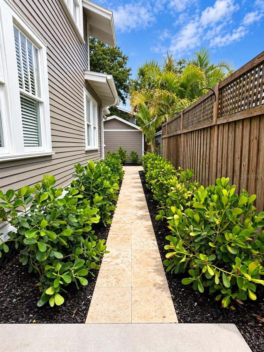 Photo of 605 S Orleans Avenue, Tampa, FL 33606 (MLS # A4700470)