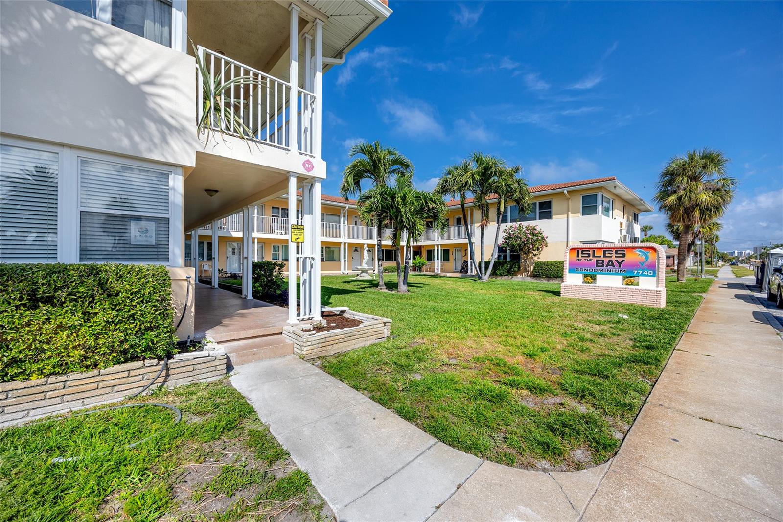 BAY ISLES CONDO - Residential