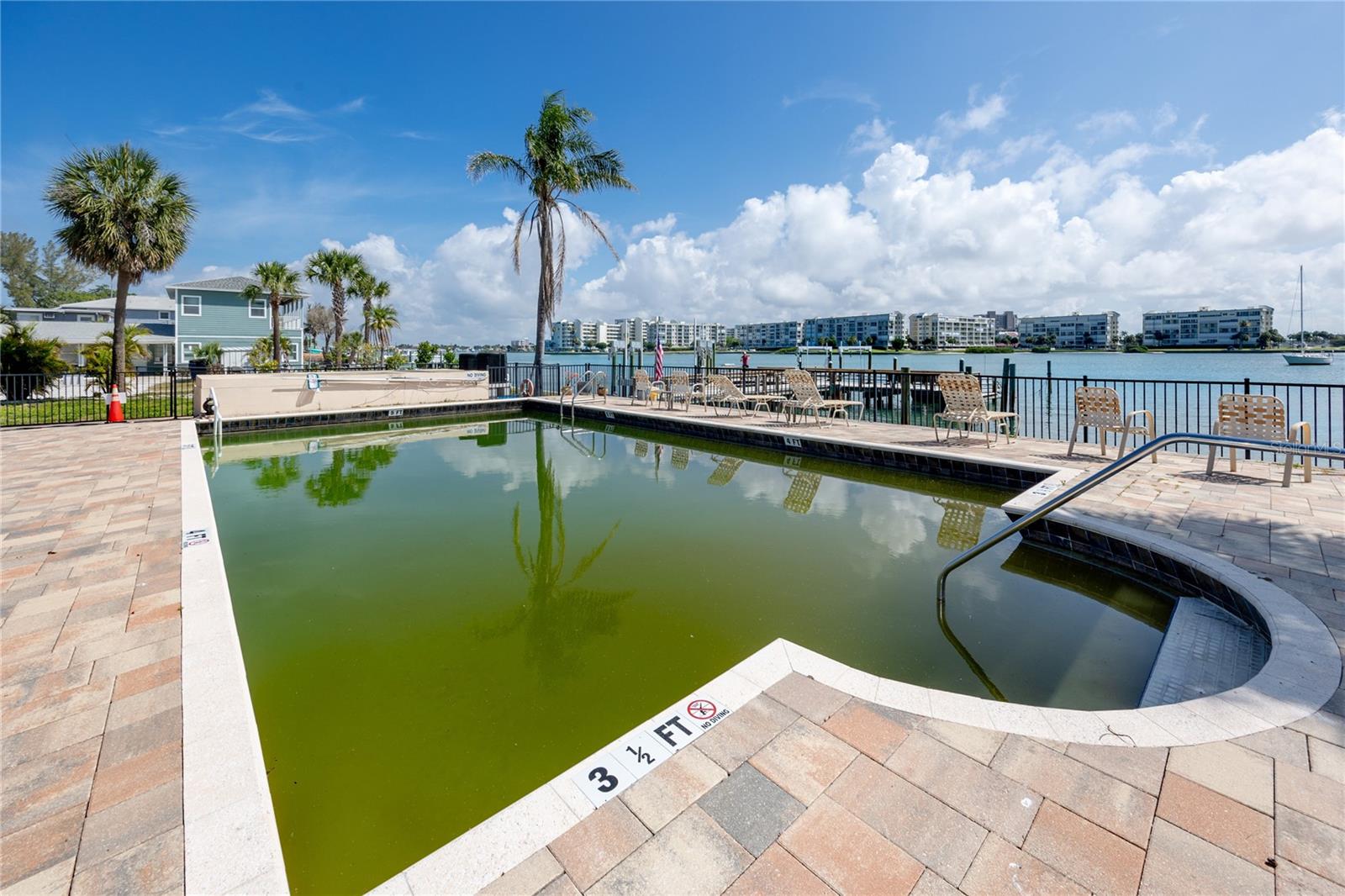 BAY ISLES CONDO - Residential